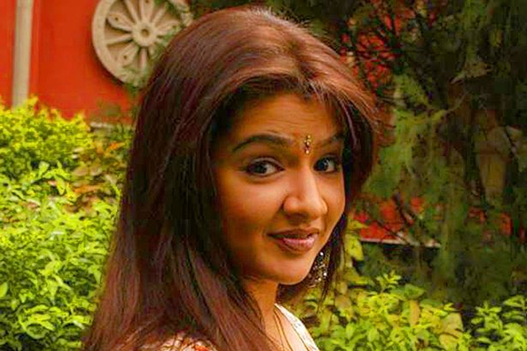 sao nữ Bollywood,Aarthi Agarwal,Aarthi Agarwal hút mỡ hỏng,Aarthi Agarwal qua đời