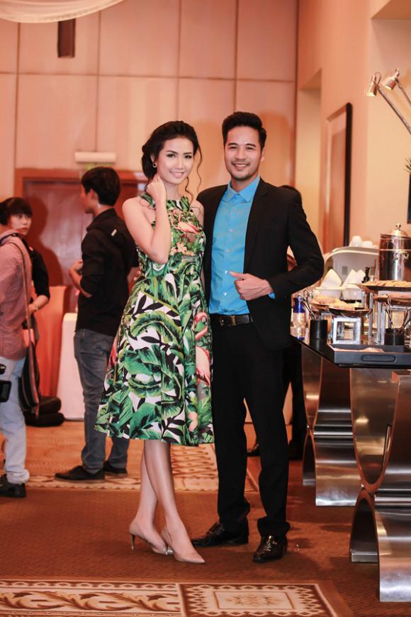Phan Thị Mơ, Top 5 hoa hậu Việt Nam 2012, chồng hụt Ngọc Lan thân thiết bên Phan Thị Mơ, gameshow Tuyệt đỉnh giác quan