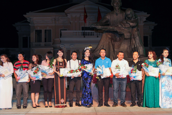 Hoa hậu Huỳnh Thúy Anh, Một ngày của Hoa hậu Huỳnh Thúy Anh , Huynh Thuy Anh