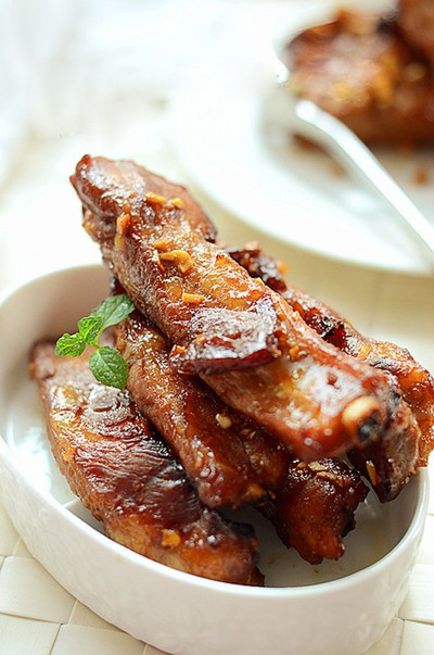 sườn nướng tỏi,cách làm món sườn nướng tỏi,món ngon ngày rảnh rỗi,món sườn nướng