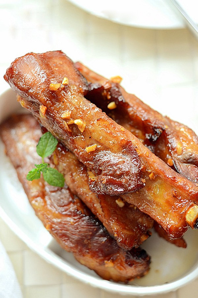 sườn nướng tỏi,cách làm món sườn nướng tỏi,món ngon ngày rảnh rỗi,món sườn nướng