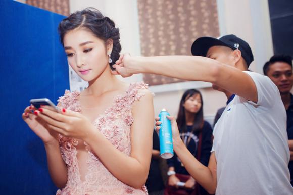 Triệu Thị Hà, Hoa hậu các dân tộc Việt Nam 2012, Hoa hậu Triệu Thị Hà, Hoa hậu trả vương miện, Triệu Thị Hà lộng lẫy làm vedette