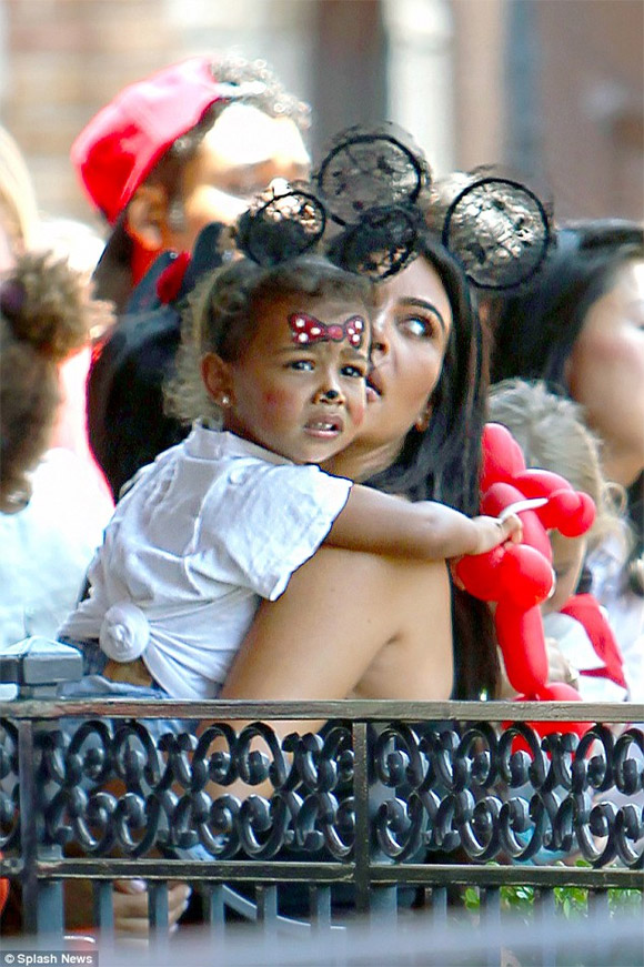 Kim Kardashian,con gái Kim Kardashian,hàng hiệu của con gái Kim Kardashian 