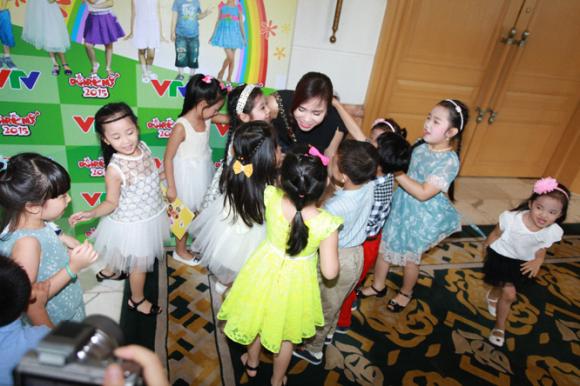 Chính thức khởi động Đồ Rê Mí 2015, hop bao doremi 2015, ceo elise, elise ủng hộ đồ rê mí 