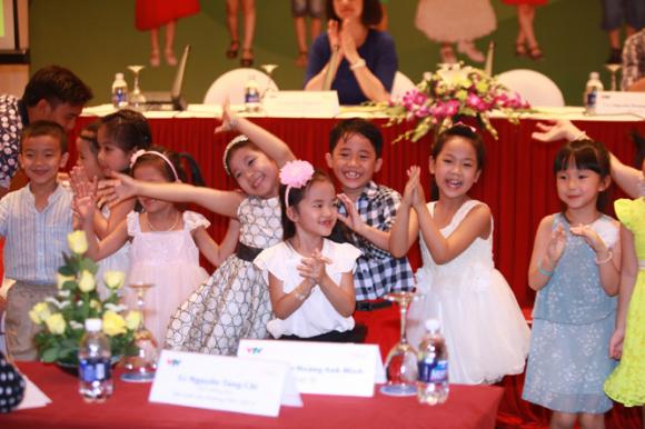 Chính thức khởi động Đồ Rê Mí 2015, hop bao doremi 2015, ceo elise, elise ủng hộ đồ rê mí 
