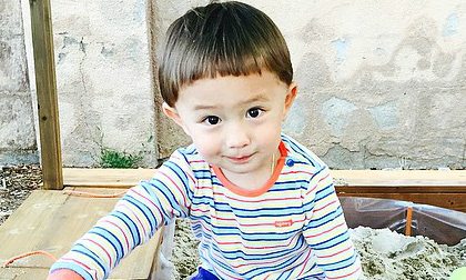 cậu bé má bánh bao,cậu bé Hàn Quốc đáng yêu,cậu bé mắt một mí,cậu bé bầu bĩnh