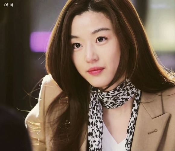 Jun Ji Hyun,Jun Ji Hyun già nua,Jun Ji Hyun kém xinh tại sự kiện