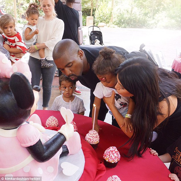 Kim Kardashian,Kanye West,Kim Kardashian tiết lộ giới tính con,con thứ 2 của Kim Kardashian