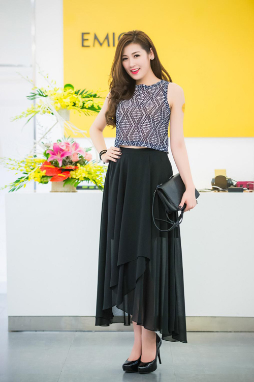 a-hau-tu-anh-236-4-ngoisao 5 Á hậu Tú Anh, Thời trang EMIGO, EMIGO time city