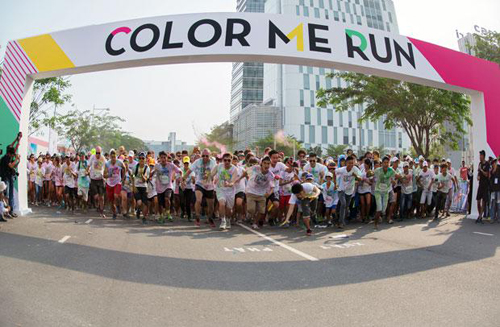 con-duong-sac-mau-236-1-ngoisao 4 Color Me Run, Đường chạy sắc màu, Uyên Linh, Min, Nhóm 365, Phạm Anh Khoa