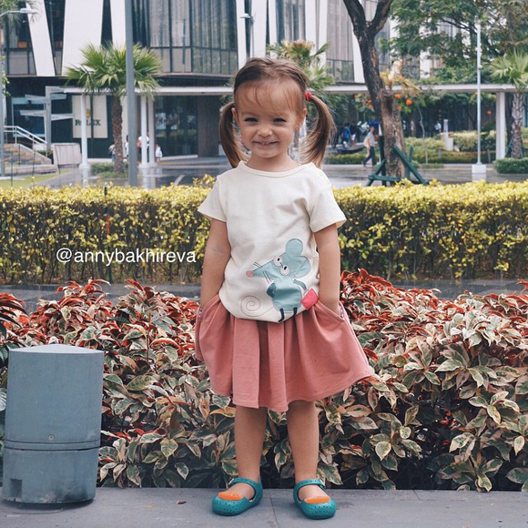 em bé Nga,Anastasiya,em bé Nga mặc đẹp,em bé Nga như người mẫu,em bé Nga tạo dáng chuyên nghiệp