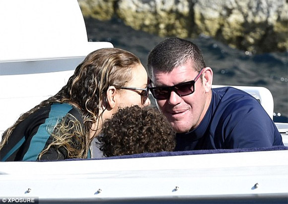 Mariah Carey,Mariah Carey và người tình tủ phú,Mariah Carey đưa cặp song sinh đi chơi với người tình