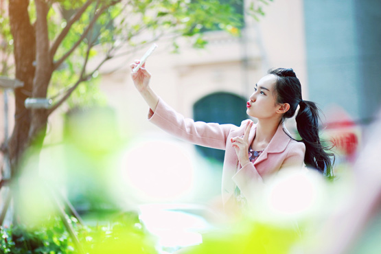 Ca sĩ Mỹ An, Mỹ An dạo phố cùng mẹ, bắt gặp Mỹ An cùng mẹ đi mua sắm