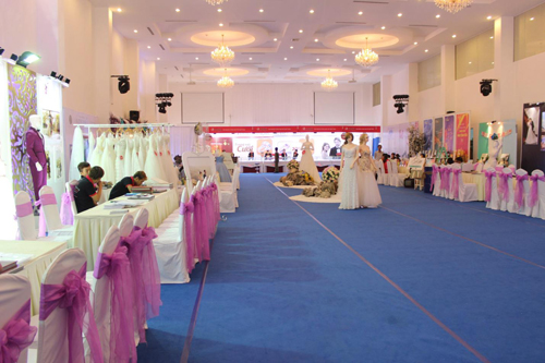 trien-lam-tiec-cuoi-256-5-ngoisao 9 Triển lãm tiệc cưới, Queen's day 2015, Tình yêu thơ mộng