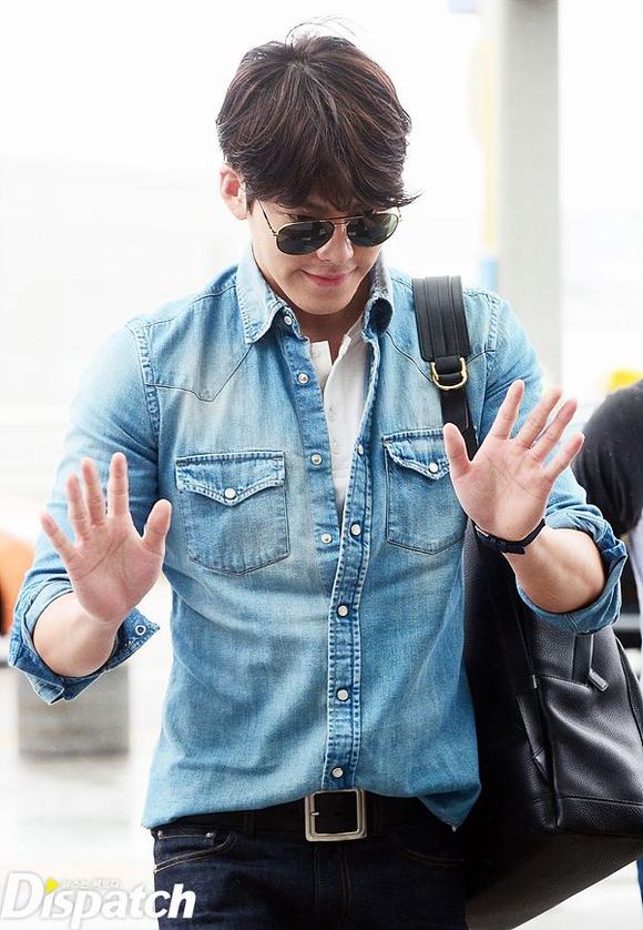 Kim Woo Bin, thời trang Kim Woo Bin, Kim Woo Bin ở sân bay, thời trang, tin ngoi sao