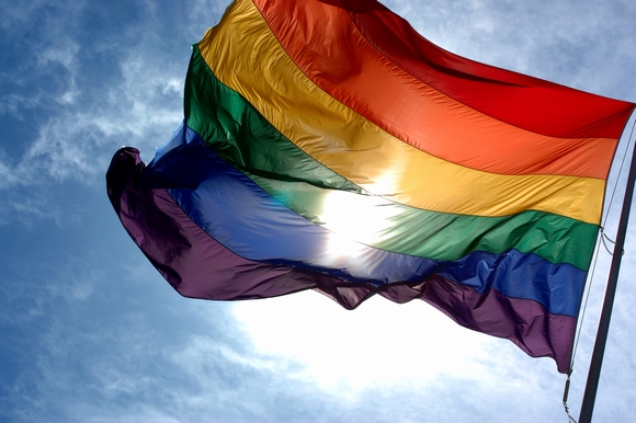 Nguồn gốc biểu tượng lá cờ lục sắc của cộng đồng LGBT