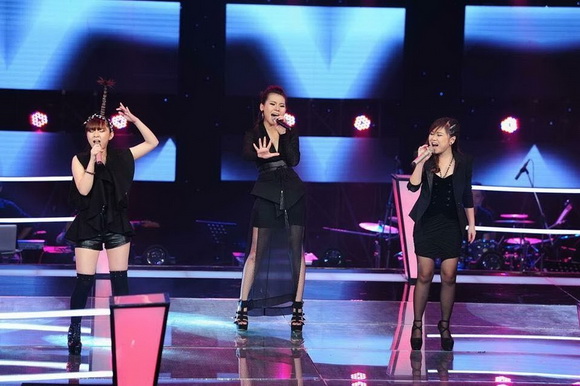 Hotgirl dieu mi,thi sinh doi tuan hung,huan luyen vien tuan hung,the voice 2015,giong hat viet 2015,vong giau mat