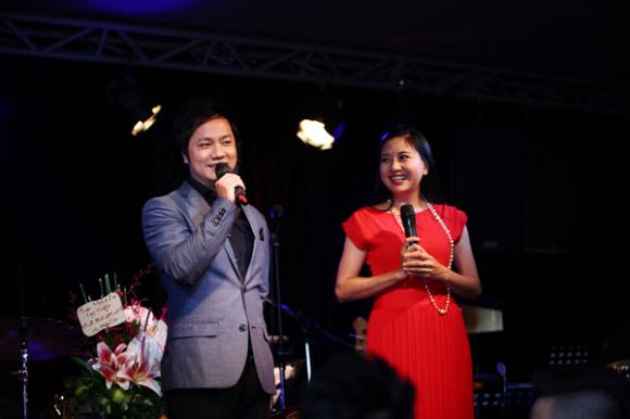 Hoa hậu Thu Hoài, Hoa hậu Thu Hoài chúc mừng Duy Trường, ca sĩ Duy Trường, Duy Trường thất tình