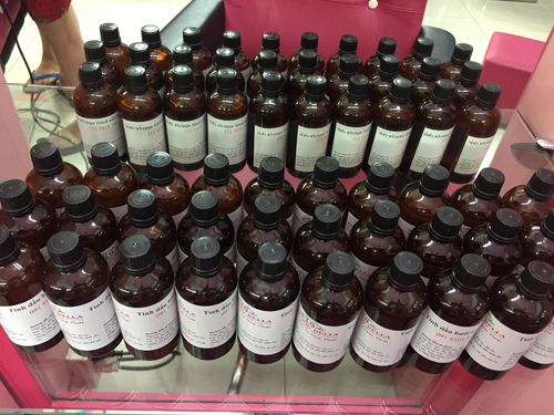 thuong-bella-17-9-ngoisao 0 Thương Bella hair spa, Thương Bella, Tinh dầu bưởi, Tóc mềm mượt