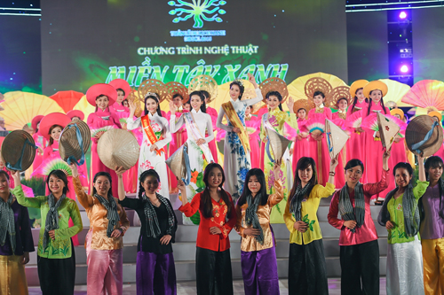 Nữ hoàng Du lịch Việt Nam, Dương Kim Ánh, Tuần lễ Du lịch xanh ĐBSCL năm 2015, Sao việt, Sao Viet