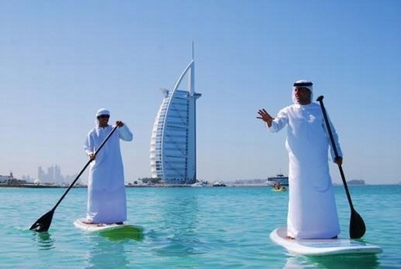  Dubai, thành phố giàu có, hình ảnh thể hiện sự giàu có, siêu giàu, đại gia, tỷ phú, siêu xe, mạ vàng, tin ngôi sao