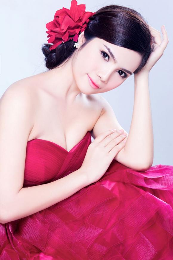 Miss thân thiện Hoàng Linh Nhung, Hoang Linh Nhung, Linh Nhung, miss linh nhung, Miss thân thiện từ cuộc thi thời trang và sắc đẹp nổi tiếng tại Việt Nam năm 2014.