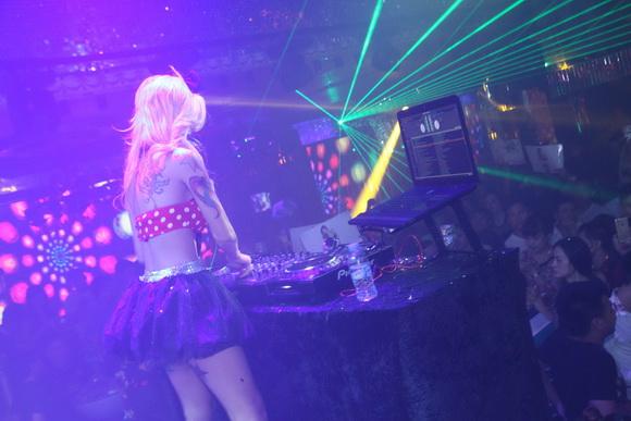 DJ hot nhất Maylaysia,dj Leng Yein,dj nóng bỏng malaysia,Leng Yein bung chay cung khan gia viet