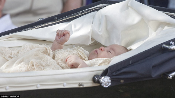 Hoàng gia Anh,tiểu Công chúa Charlotte,lễ rửa tội cho tiểu Công chúa Anh,Công nương Kate,Hoàng tử William