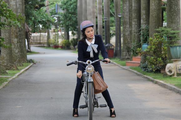 Dương Cẩm Lynh, ngọc nữ màn ảnh Việt, Dương Cẩm Lynh trở thành nhà thiết kế thời trang, Like – Tình yêu – thời trang – khăn rằn