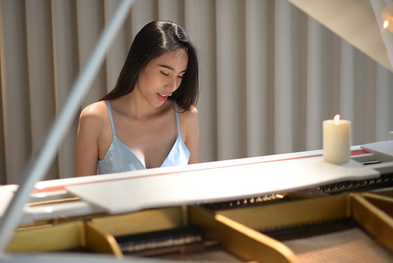 Sài Gòn bận lắm, Thủy Tiên, Ca sĩ Thủy Tiên