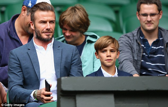 Becks,Becks lấy nước bọt lau miệng cho con trai,Romeo,bố con Becks đi xem quần vợt