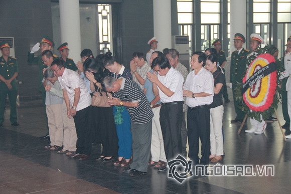 đám tang nhạc sĩ An Thuyên,nhạc sĩ An Thuyên qua đời,gia đình nhạc sĩ An Thuyên làm lễ tụng kinh,trực tiếp đám tang nhạc sĩ An Thuyên, dam tang nhac sy an thuyen