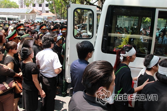 đám tang nhạc sĩ An Thuyên,nhạc sĩ An Thuyên qua đời,gia đình nhạc sĩ An Thuyên làm lễ tụng kinh,trực tiếp đám tang nhạc sĩ An Thuyên, dam tang nhac sy an thuyen