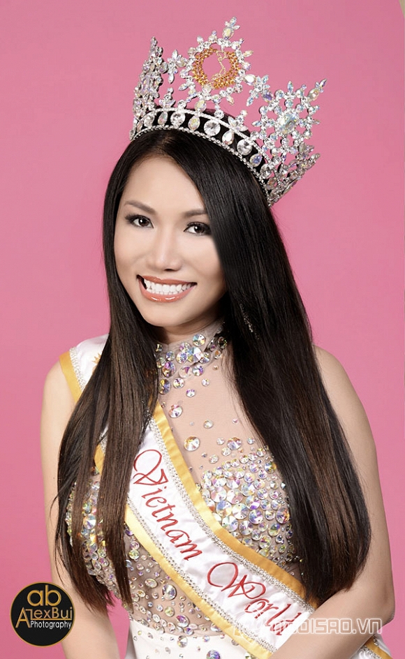 Kelly Trang Trần, Kelly Trang Tran, Mrs. World 2015,  Hoa hậu Quý bà Thế giới 2015, Trang phục đẹp nhất cuộc thi Hoa hậu quý bà thế giới 2015