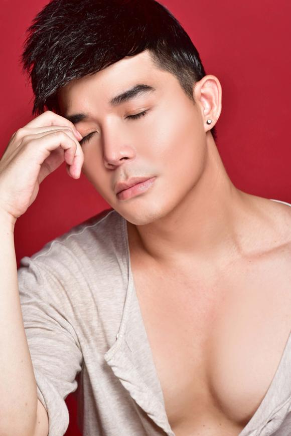 Nathan Lee, Ông hoàng Opera, Quý ông hát tình ca, Nathan Lee khoe ngực vạm vỡ, Nathan Lee đầy mê hoặc