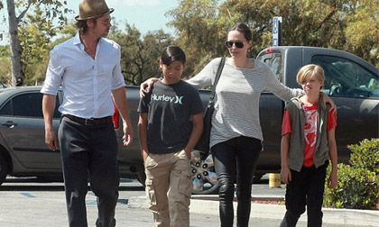 Angelina Jolie,Angelina Jolie tổ chức sinh nhật cho con,sinh nhật cặp song sinh nhà Angelina Jolie,gia đình Angelina Jolie