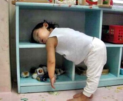 tu the ngu hai huoc, tu the ngu buon cuoi, anh hai huoc, anh cuoi, anh ngu gat, anh ngo nghinh 