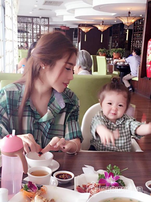 Cadie, Cadie đi ăn hàng, Cadie và mẹ, Elly Trần, mẹ Cadie, con gái Elly Trần, tin ngoi sao