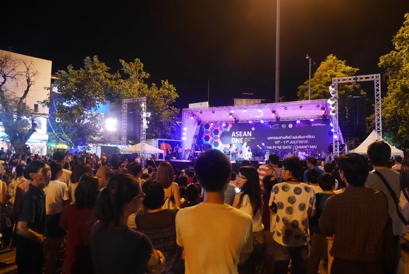 Ca si tung duong,divo tung duong,Festival Jazz Châu Á,tung duong trinh dien an tuong tai Festival Jazz Châu Á