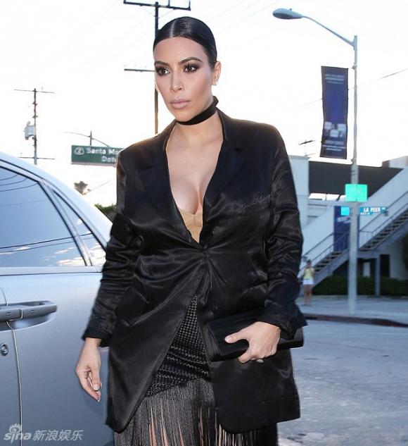 Kim Kardashian, Kim Kardashian lôi thôi, Kim siêu vòng 3, thời trang Kim Kardashian, tin tuc sao