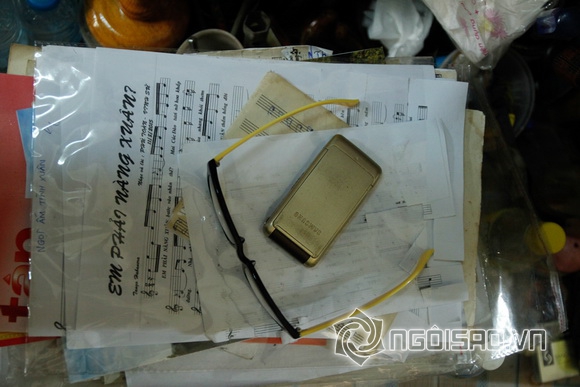 Nhac si vinh su,vua nhac sen vinh su,cuoc song kho nhoc cua vinh su,nhac si vinh su song trong phong 10m vuong