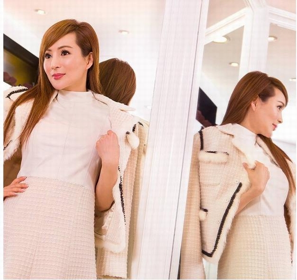Cựu hoa hậu 50 tuổi trẻ đẹp như gái đôi mươi, Cựu hoa hậu trẻ đẹp như gái đôi mươi, Cựu hoa hậu 50 tuổi trẻ đẹp, hoa hậu, tinn ngôi sao