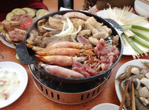 lẩu nướng,cách làm lẩu nướng,lẩu nướng thơm lừng hấp dẫn,lựa chọn thực phẩm tươi ngon làm lẩu nướng,khéo léo tẩm ướp gia vị lẩu nướng