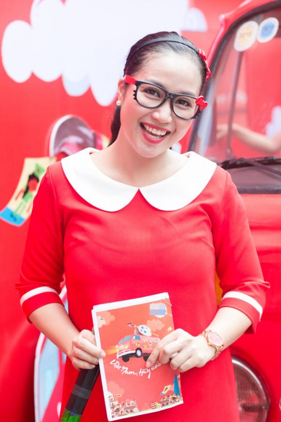 Ốc Thanh Vân, vợ chồng Ốc Thanh Vân, gia đình Ốc Thanh Vân, Ốc Thanh Vân đeo nhầm kính, Ốc Thanh Vân trổ tài vẽ tranh, Ốc Thanh Vân vẽ tranh tặng chồng con