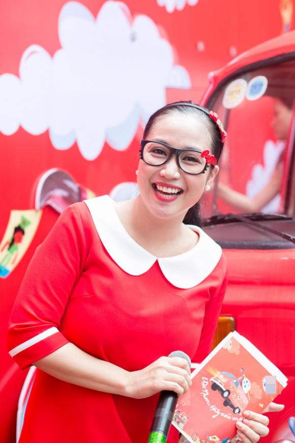 Ốc Thanh Vân, vợ chồng Ốc Thanh Vân, gia đình Ốc Thanh Vân, Ốc Thanh Vân đeo nhầm kính, Ốc Thanh Vân trổ tài vẽ tranh, Ốc Thanh Vân vẽ tranh tặng chồng con