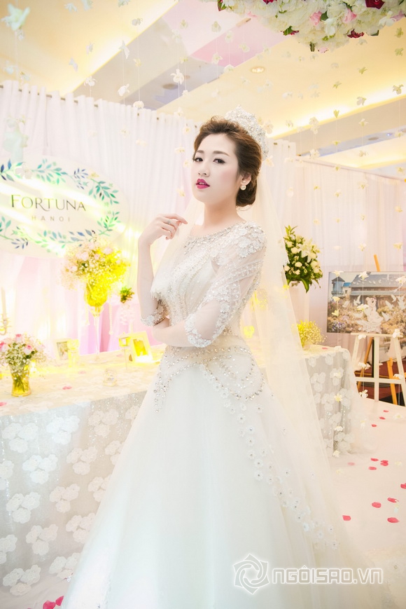A hau tu anh,a hau viet nam 2012,hoa hau viet nam 2012,tu anh lam co dau xinh dep tuyet tran,tu anh tham gia le hoi cuoi
