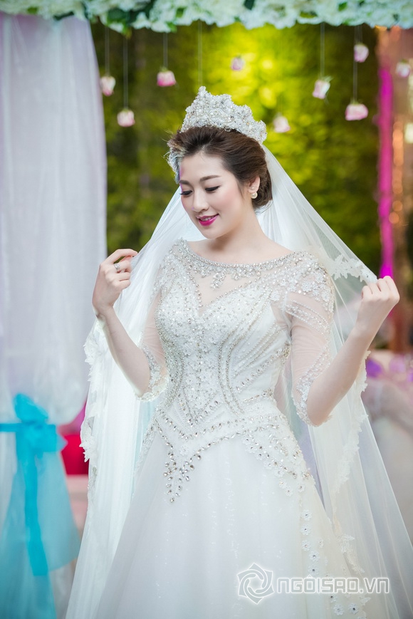 A hau tu anh,a hau viet nam 2012,hoa hau viet nam 2012,tu anh lam co dau xinh dep tuyet tran,tu anh tham gia le hoi cuoi