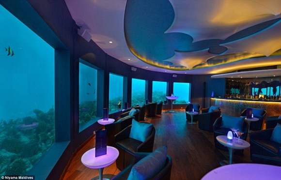 nhà hàng dưới nước,du ngoạn nhà hàng dưới nước,nhà hàng dưới nước đẹp huyền ảo,nhà hàng dưới nước ở Maldives