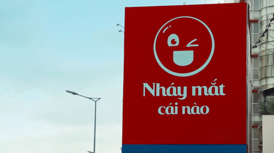 Bảng quảng cáo độc, quảng cáo lạ, quảng cáo nút giao thông
