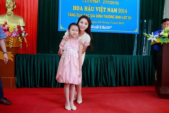 Hoa hau ky duyen,hoa hau nguyen cao ky duyen,hoa hau viet nam 2014,hoa hau ky duyen vè que lam tu thien